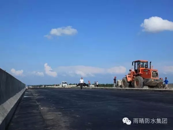 几种常见的桥面水损害现象